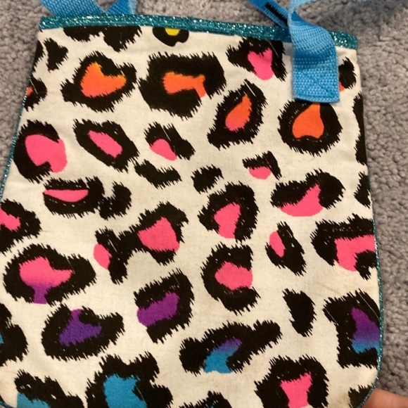 Glitter Neon Heart Animal Print Design Bag - Picture 5 of 10